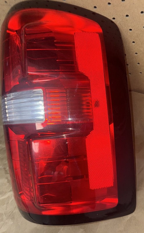 2016-19 GMC Sierra 1500 Right Tail Light Lamp Halogen OEM 23295941