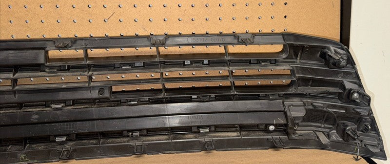 2016-2019 Toyota Highlander Front Lower Grille OEM