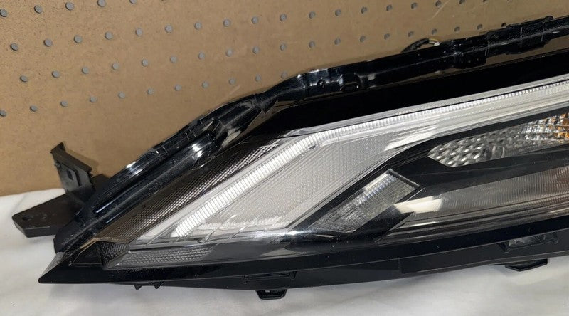 OEM 2021-2023 Nissan Rogue LH Driver Side Running Light Turn Signal La