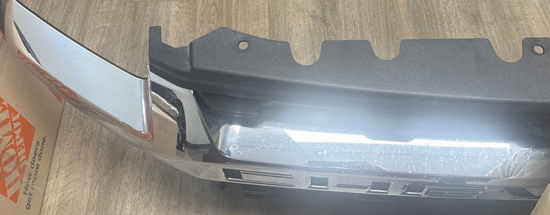 20-23 Chevy Front Grille Chrome OEM 84670281