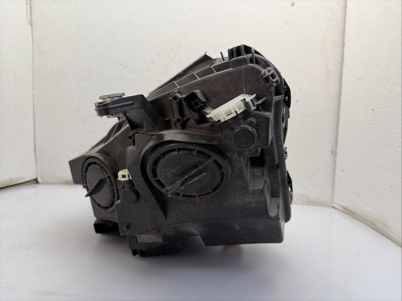 2016-2018 Mercedes GLC250 GLC300 Right Passenger Headlight OEM Halogen