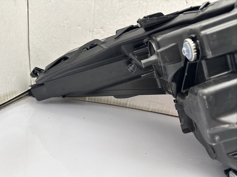 2020-2023 Toyota Highlander Headlight Passenger RH OEM LED Black