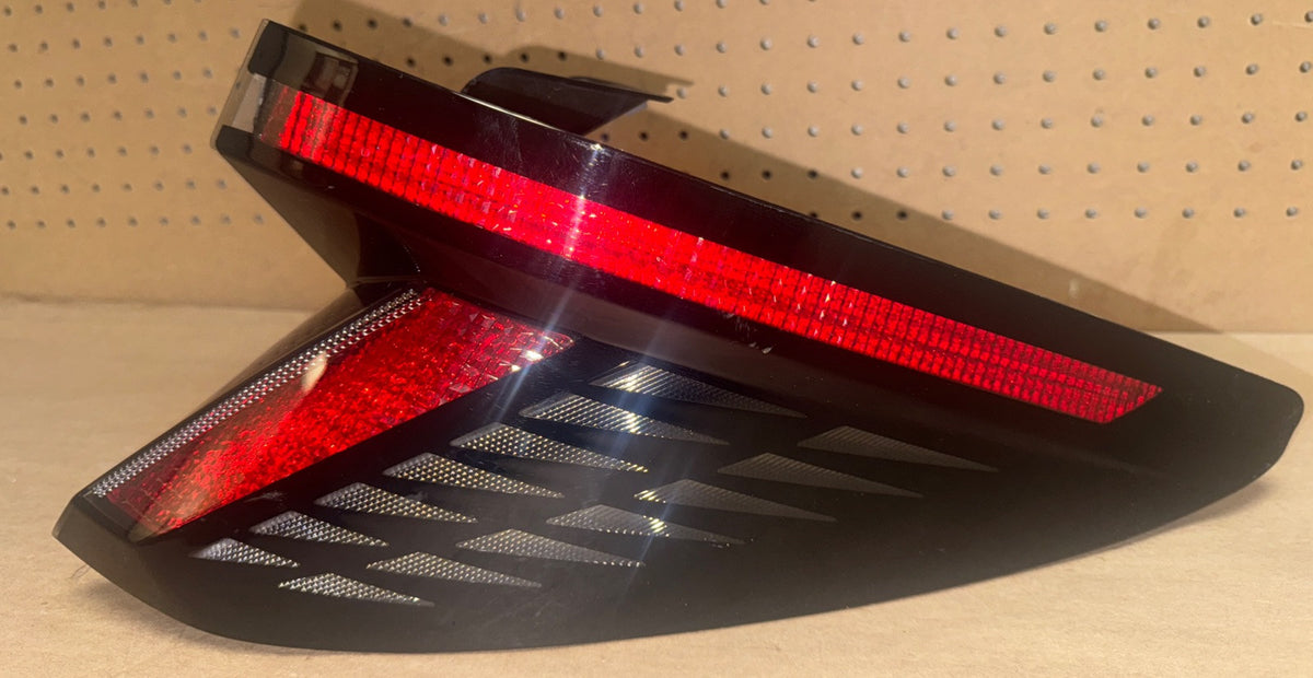 2022-2024 Hyundai Tucson LED Tail Light - Right Side OEM
