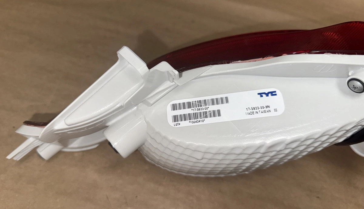22-23 Tucson Right Reverse Light - OEM Hyundai