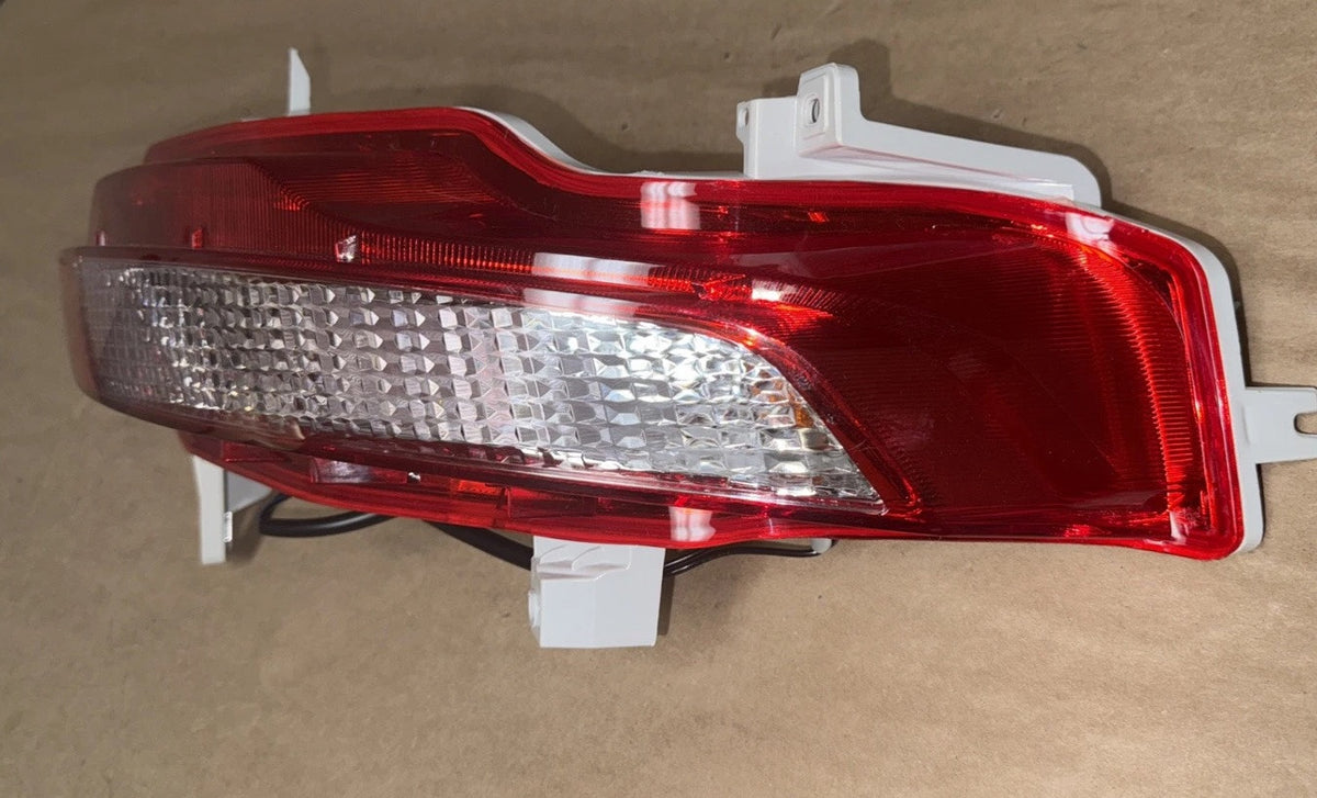 22-23 Tucson Right Reverse Light - OEM Hyundai