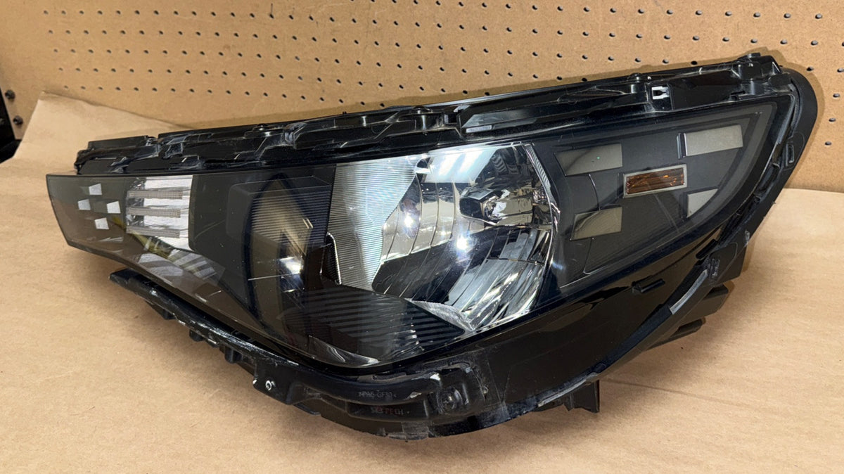 2023-2024 Kia Soul Left LH Headlight Halogen OEM 92102-K05