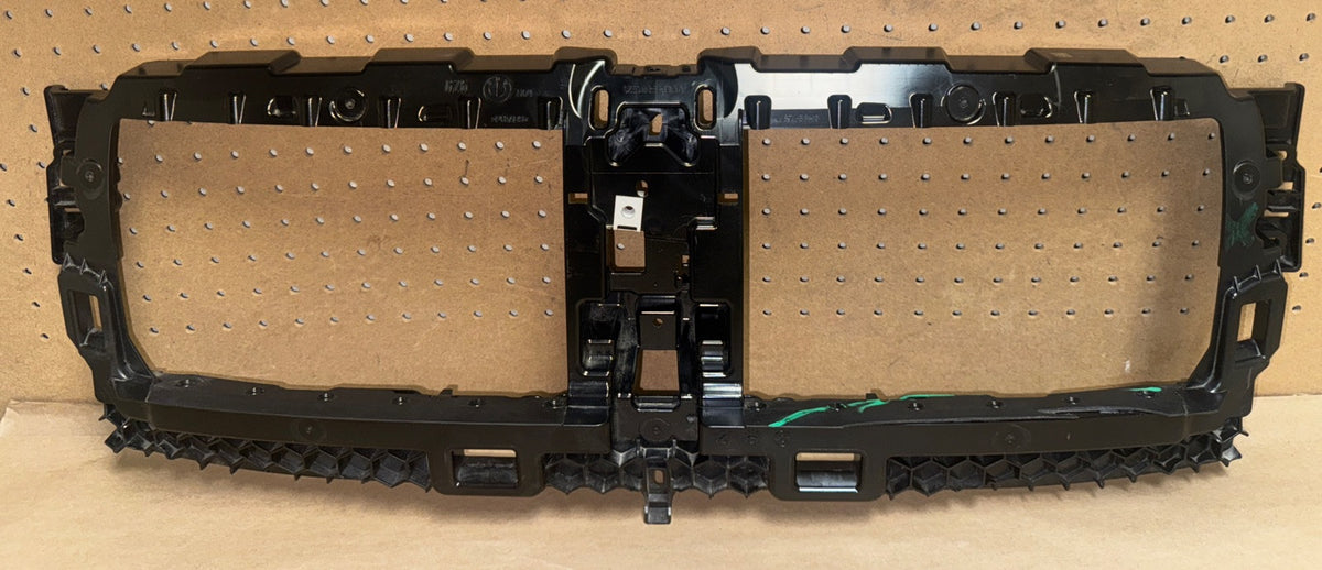2018 BMW 4 Series G26 Front Air Shutter Frame OEM D6A21