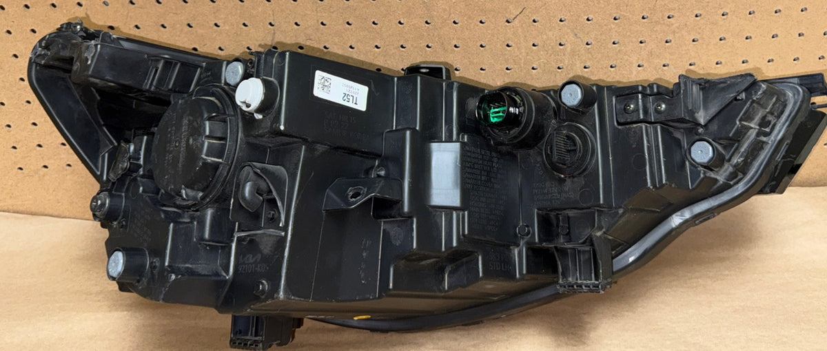 2023-2024 Kia Soul Left LH Headlight Halogen OEM 92102-K05