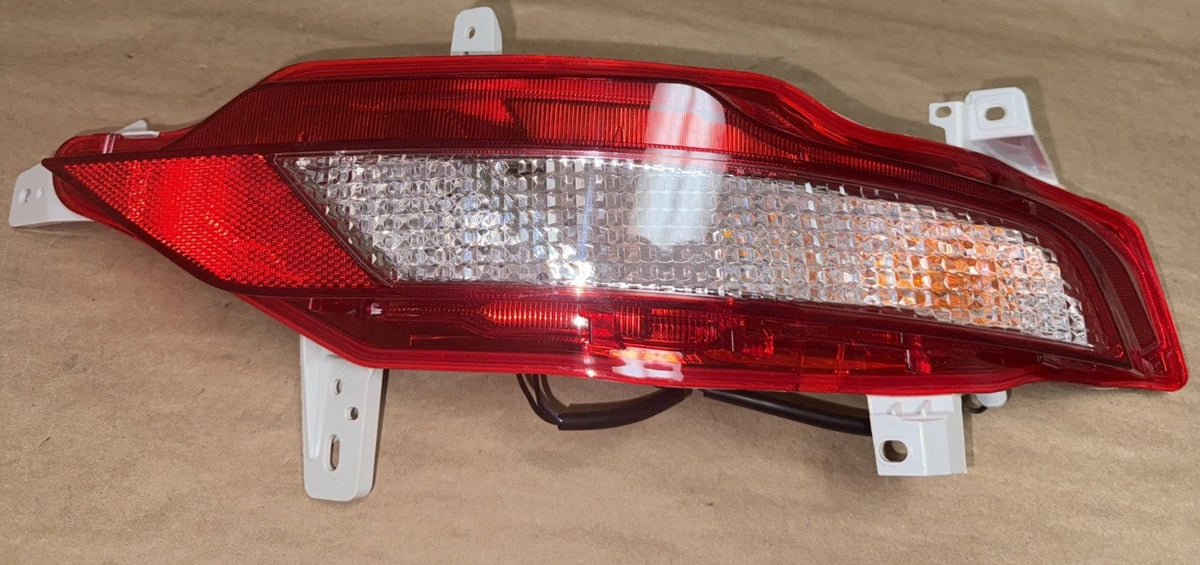 22-23 Tucson Right Reverse Light - OEM Hyundai