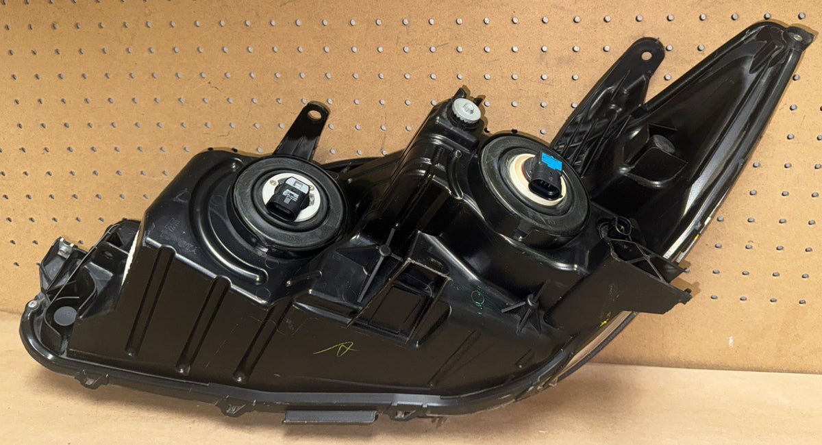 2015-17 Camry Halogen Headlight RH Passenger OEM