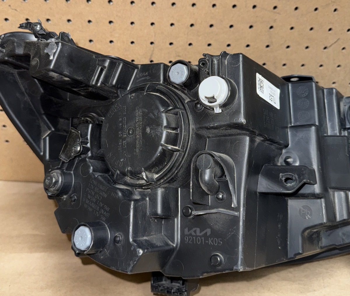 2023-2024 Kia Soul Left LH Headlight Halogen OEM 92102-K05