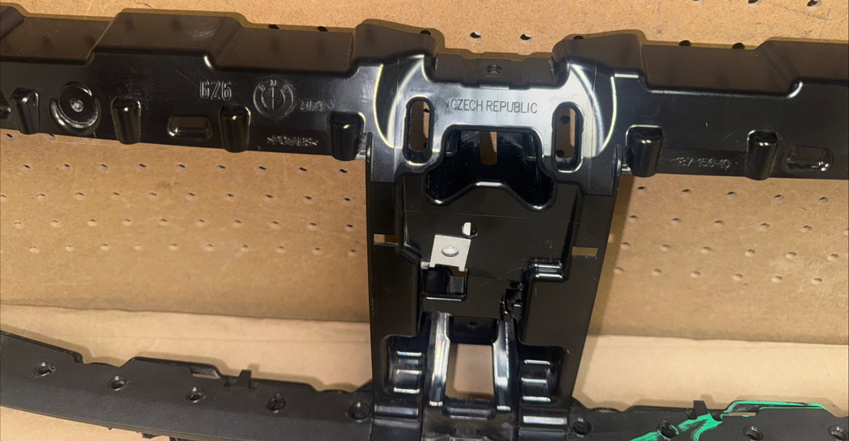 2018 BMW 4 Series G26 Front Air Shutter Frame OEM D6A21